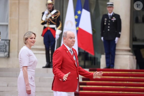 Le prince Albert II de Monaco et la princesse Charlène de Monaco - Emmanuel Macron, Président de la République Française, et la Première dame Brigitte Macron, accueillent les chefs d'Etat et de gouvernement présents à Paris pour la cérémonie d'ouverture des Jeux Olympiques de Paris 2024 (JO). © Dominique Jacovides- Pierre Perusseau /Bestimage 