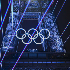 "Je suis honorée d'avoir joué ce soir, pour la cérémonie d'ouverture de Paris 2024, et si pleine de joie de revenir dans l'une de mes villes préférées !"
Céline Dion à Paris le 26 juillet 2024 © Photo News / Panoramic / Bestimage