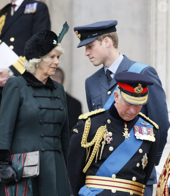 Une décision qui n'a apparemment pas gâché la relation chaleureuse qu'entretiennent William et Camilla. Ouf !
Camilla Parker Bowles, le prince Charles et le prince William