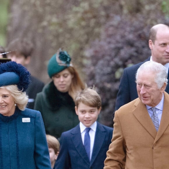 Le roi Charles III d'Angleterre, Camilla Parker Bowles, reine consort d'Angleterre, le prince George de Galles, le prince William, prince de Galles, et Catherine (Kate) Middleton, princesse de Galles, - La famille royale d'Angleterre assiste au service religieux de Noël à l'église St Mary Magdalene à Sandringham, Norfolk, Royaume Uni, le 25 décembre 2022. 