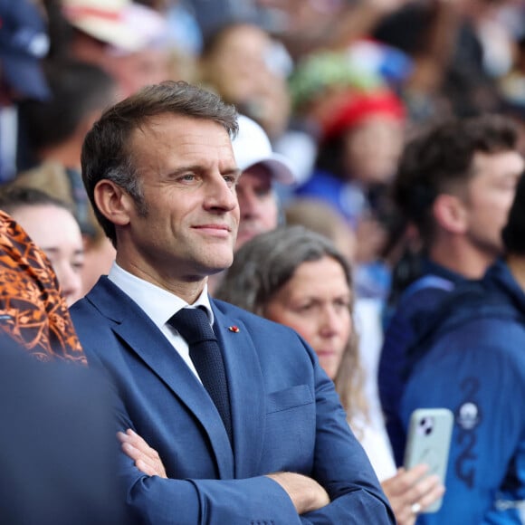 Interviewé la chaîne de télévision publique France 2, Emmanuel Macron avait lancé un défi quelques jours avant à Antoine Dupont : ramener l'or à la France. Mission réussie
Emmanuel Macron - Les célébrités assistent à la Finale de Rugby à 7 opposant la France aux Fidji lors des Jeux Olympiques de Paris 2024 (JO) au Stade de France à Saint-Denis, Seine Saint-Denis