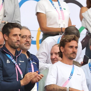 Tony Estanguet, Antoine Griezmann - Les célébrités assistent à la Finale de Rugby à 7 opposant la France aux Fidji lors des Jeux Olympiques de Paris 2024 (JO) au Stade de France à Saint-Denis, Seine Saint-Denis, le 27 juillet 2024. © Jacovides-Perusseau/Bestimage 