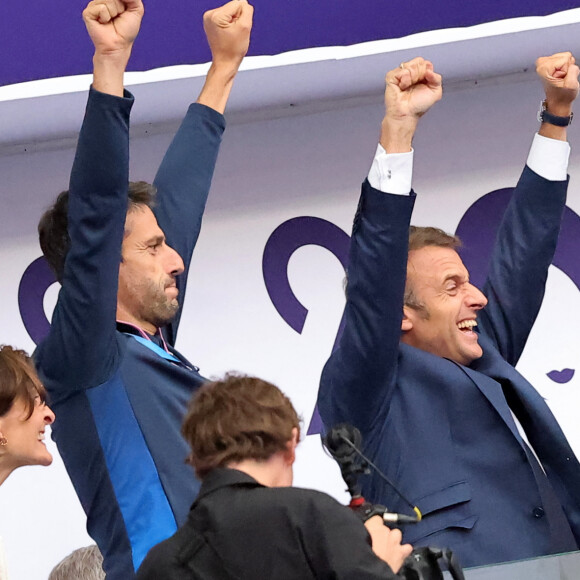 De quoi exulter !
Amélie Oudéa-Castéra, Tony Estanguet, Emmanuel Macron - Les célébrités assistent à la Finale de Rugby à 7 opposant la France aux Fidji lors des Jeux Olympiques de Paris 2024 (JO) au Stade de France à Saint-Denis, Seine Saint-Denis, le 27 juillet 2024. © Jacovides-Perusseau/Bestimage