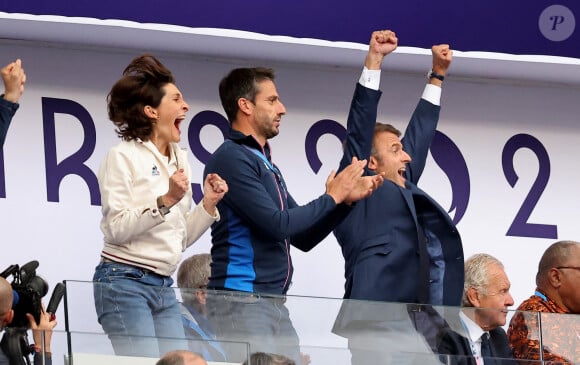 Amélie Oudéa-Castéra et Emmanuel Macron ont assisté au match de rugby à 7 entre la France et les Fidji
Amélie Oudéa-Castéra, Tony Estanguet, Emmanuel Macron - Les célébrités assistent à la Finale de Rugby à 7 opposant la France aux Fidji lors des Jeux Olympiques de Paris (JO) au Stade de France à Saint-Denis, Seine Saint-Denis,