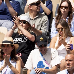 L'ancienne gloire du football français était venu assister au match de Rafael Nadal dimanche 28 juillet 2024
Zinédine Zidane et sa femme Véronique assistent à l'épreuve de tennis (Rafael Nadal) lors des Jeux Olympiques de Paris 2024 (JO) à Roland Garros, à Paris, France, le 28 juillet 2024. © Jacovides-Perusseau/Bestimage