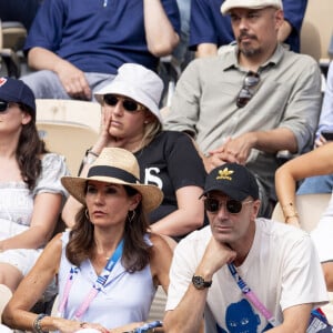 Pour rappel, l'ancienne légende du Real Madrid était l'un des invités surprise de la cérémonie d'ouverture des Jeux Olympiques de Paris 2024
Zinédine Zidane et sa femme Véronique assistent à l'épreuve de tennis (Rafael Nadal) lors des Jeux Olympiques de Paris 2024 (JO) à Roland Garros, à Paris, France, le 28 juillet 2024. © Jacovides-Perusseau/Bestimage 