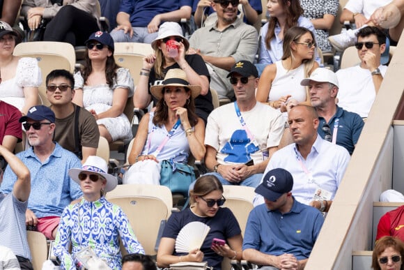 Zinédine Zidane et sa femme Véronique assistent à l'épreuve de tennis (Rafael Nadal) lors des Jeux Olympiques de Paris 2024 (JO) à Roland Garros, à Paris, France, le 28 juillet 2024. © Jacovides-Perusseau/Bestimage