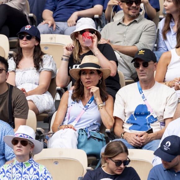 Zinédine Zidane et sa femme Véronique assistent à l'épreuve de tennis (Rafael Nadal) lors des Jeux Olympiques de Paris 2024 (JO) à Roland Garros, à Paris, France, le 28 juillet 2024. © Jacovides-Perusseau/Bestimage