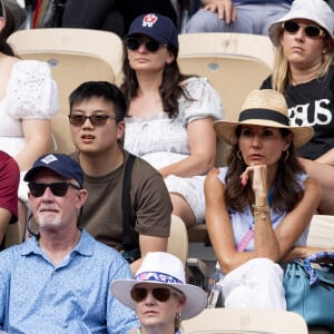 Zinédine Zidane et sa femme Véronique assistent à l'épreuve de tennis (Rafael Nadal) lors des Jeux Olympiques de Paris 2024 (JO) à Roland Garros, à Paris, France, le 28 juillet 2024. © Jacovides-Perusseau/Bestimage