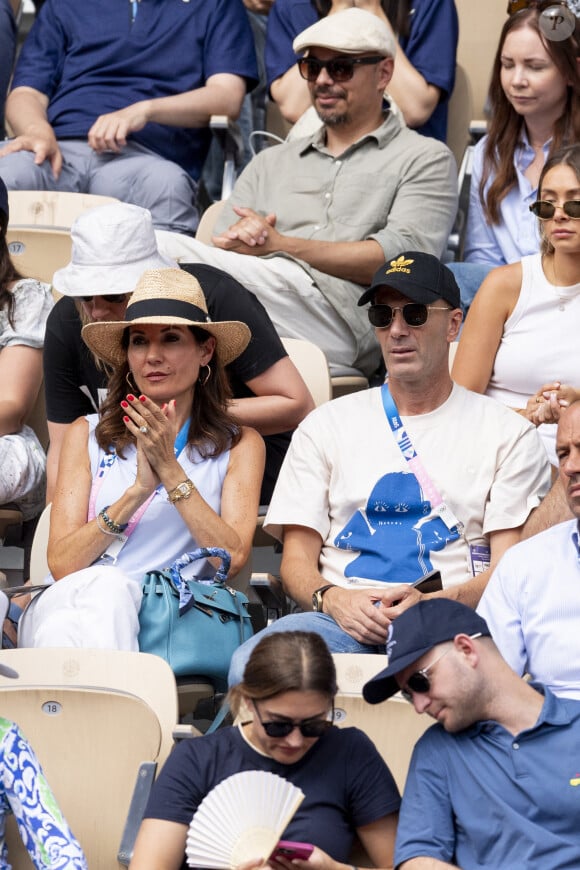 Zinédine Zidane et sa femme Véronique assistent à l'épreuve de tennis (Rafael Nadal) lors des Jeux Olympiques de Paris 2024 (JO) à Roland Garros, à Paris, France, le 28 juillet 2024. © Jacovides-Perusseau/Bestimage