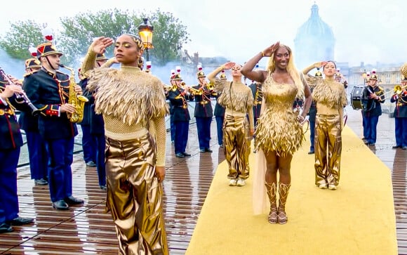 Aya Nakamura chante lors de la cérémonie d'ouverture des Jeux Olympiques (JO) de Paris 2024, à Paris, France, le 26 juillet 2024.  Aya Nakamura performs during the Opening Ceremony of the Olympic Games Paris 2024 on July 26, 2024 in Paris, France. 