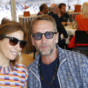 Exclusif - Léa Salamé et Philippe Caverivière - Déjeuner dans la loge de France Télévision lors des Internationaux de France de Tennis de Roland Garros 2024 - Jour 12, à Paris. Le 6 Juin 2024. © Bertrand Rindoff / Bestimage 