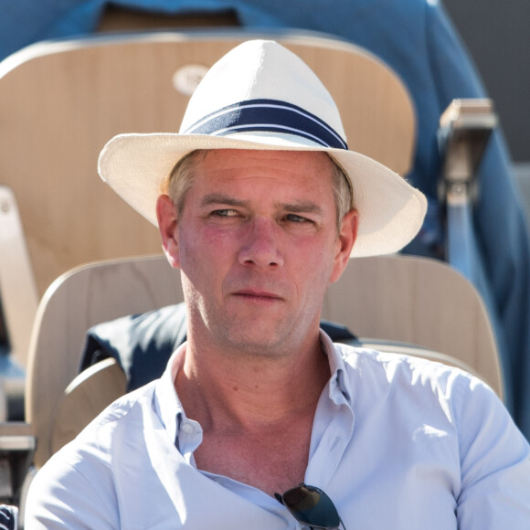 Parmi ses petites astuces pour contrôler son bégaiement, Julien Arnaud compte notamment la maîtrise de son débit.
Julien Arnaud dans les tribunes lors des internationaux de tennis de Roland Garros à Paris, France, le 31 mai 2019. © Jacovides-Moreau/Bestimage