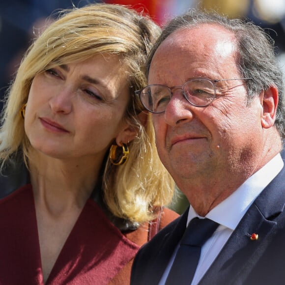 Julie Gayet et François Hollande - Le président Emmanuel Macron à Tulle pour commémorer le massacre et la déportation de centaines d'habitants par l'armée allemande pendant la Seconde Guerre mondiale. A Tulle, France, le 10 juin 2024. © Jean-Marc Haedrich/Pool/Bestimage