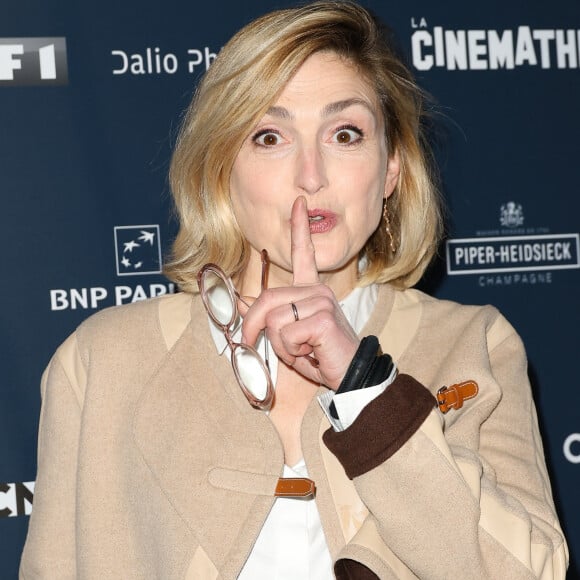 Julie Gayet lors du Vernissage de l'exposition "L'Art de James Cameron" à La Cinémathèque française à Paris le 3 avril 2024 © Guirec Coadic / Bestimage 