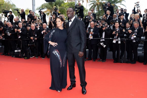 Omar Sy et sa femme Hélène - Montée des marches du film " Top Gun : Maverick " lors du 75ème Festival International du Film de Cannes. Le 18 mai 2022 © Olivier Borde / Bestimage