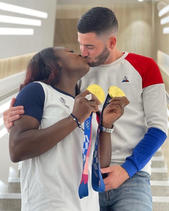 Et qui pour rappel est née de son histoire avec son chéri Thomas
Clarisse Agbegnenou : la championne de judo en couple et maman, photos de son beau chéri et leur adorable fille