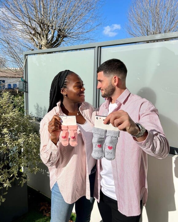 Clarisse Agbegnenou : la championne de judo en couple et maman, photos de son beau chéri et leur adorable fille