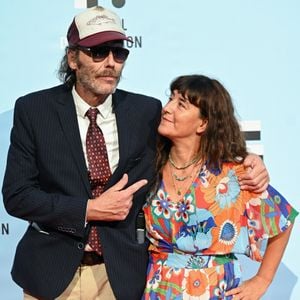Philippe Rebbot, Romane Bohringer - Projection des trois premiers épisodes de la fiction "L'amour flou" lors du Festival de la Fiction de La Rochelle. Le 15 septembre 2021  