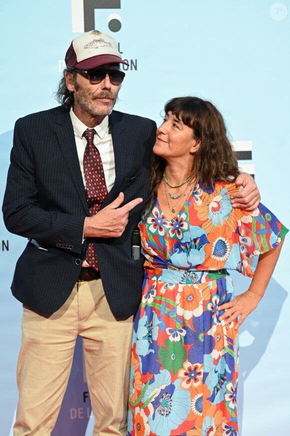 Philippe Rebbot, Romane Bohringer - Projection des trois premiers épisodes de la fiction "L'amour flou" lors du Festival de la Fiction de La Rochelle. Le 15 septembre 2021  