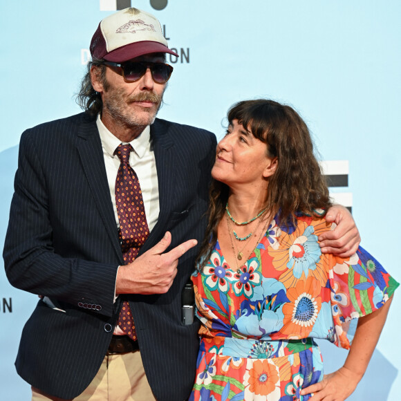 Philippe Rebbot, Romane Bohringer - Projection des trois premiers épisodes de la fiction "L'amour flou" lors du Festival de la Fiction de La Rochelle. Le 15 septembre 2021  