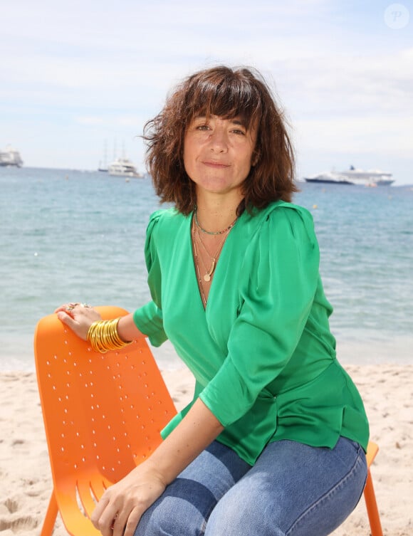 Exclusif - Romane Bohringer du jury de l'oeil d'Or pose sur la plage de la Quinzaine lors du 72ème festival du film de Cannes' le 20 Mai. © Denis Guignebourg/Bestimage 