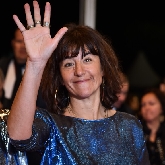 Visiblement, tout sourit à Romane Bohringer !
Romane Bohringer - Montée des marches du film "Diego Maradona" lors du 72ème Festival International du Film de Cannes. Le 19 mai 2019 © Giancarlo Gorassini / Bestimage 