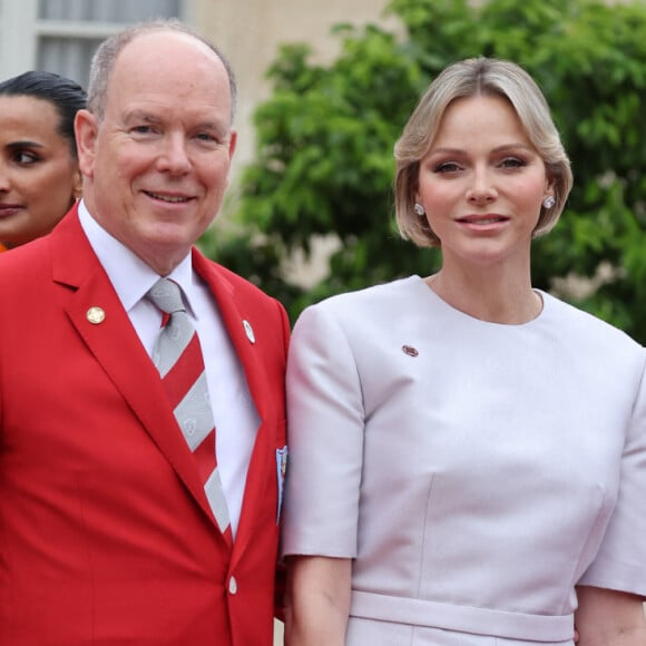 Albert et Charlene de Monaco viennent d'accorder une interview exclusive à "Paris Match"
Le prince Albert II de Monaco et la princesse Charlène de Monaco - Emmanuel Macron, Président de la République Française, et la Première dame Brigitte Macron, accueillent les chefs d'Etat et de gouvernement présents à Paris pour la cérémonie d'ouverture des Jeux Olympiques de Paris (JO). © Dominique Jacovides- Pierre Perusseau /Bestimage 