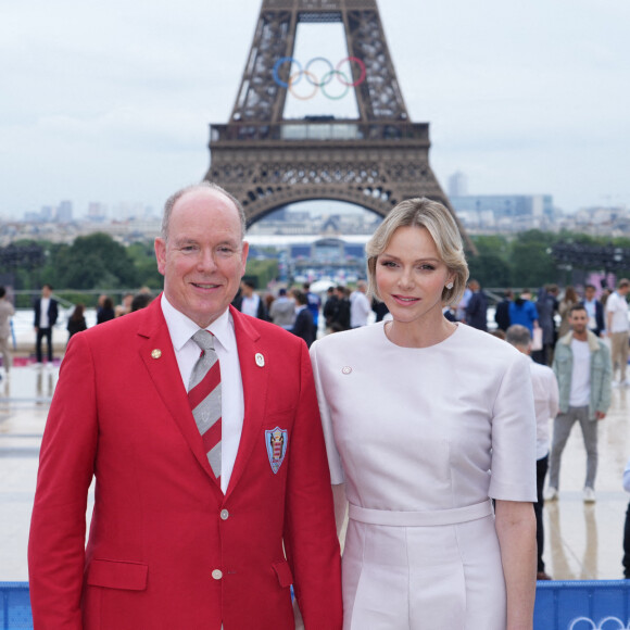 Dans laquelle ils reviennent notamment sur leur rencontre
Le prince Albert II de Monaco et la princesse Charlene - Cérémonie d'ouverture des Jeux Olympique (JO) de Paris 2024 le 26 juillet 2024