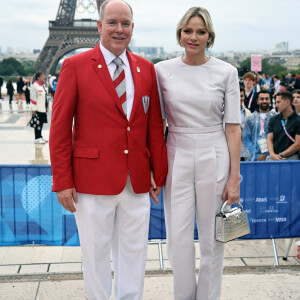 Mais ce que l'on retient, c'est qu'ils sont aujourd'hui très amoureux 
Le prince Albert II de Monaco et la princesse Charlene - Cérémonie d'ouverture des Jeux Olympique (JO) de Paris 2024 le 26 juillet 2024