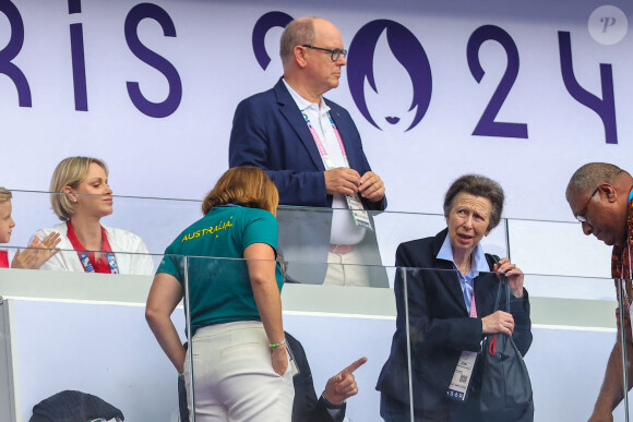 Le prince Albert II de Monaco, la princesse Charlène de Monaco et la princesse Anne en tribunes lors du match de Rugby à 7opposant la France à l'Afrique du Sud (19-5) lors des Jeux Olympiques (JO) de Paris 2024, au stade de France, à Sain t-Denis, Sein e Saint-Denis, le 27 juillert 2024. © Jacovides-Perusseau/Bestimage 