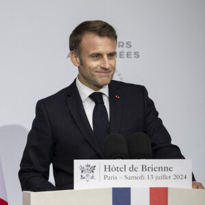 Le président de la République Emmanuel Macron et le Premier ministre Gabriel Attal lors de la réception à l'Hôtel De Brienne à Paris, en l'honneur des troupes du 14 juillet. Le 13 juillet 2024 © Eliot Blondet / Pool / Bestimage 