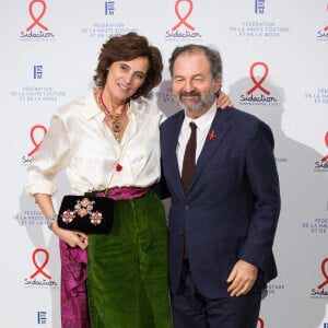 Inès de La Fressange et Denis Olivennes assistent au 18ème dîner de la mode pour l'association AIDS Sidaction au Pavillon Cambon à Paris le 23 janvier 2020. Nasser Berzane/ABACAPRESS.COM