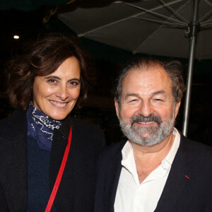 Alors qu'elle fête ses 67 ans ce dimanche, Inès de La Fressange pourrait voir sa carrière évoluer.
Inès de La Fressange et Denis Olivennes assistent à la soirée de lancement du livre de Jean-Marie Périer à Paris, le 26 octobre 2021. Jérôme Domine/ABACAPRESS.COM