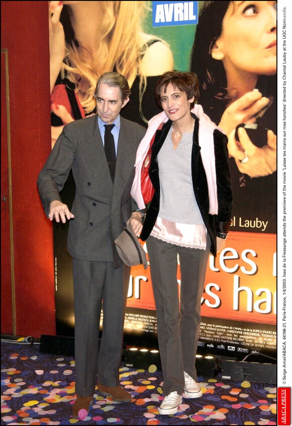 Inès de La Fressange et son mari assistent à l'avant-première du film Laisse tes mains sur mes hanches réalisé par Chantal Lauby à l'UGC Normandie, le 1er avril 2003. Serge Arnal/ABACA