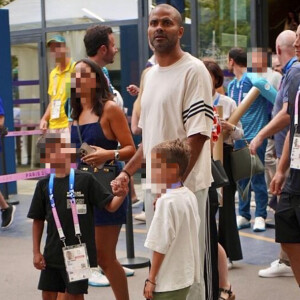 Ses deux fils Josh (2014) et Liam (2016), fruits de son histoire passée avec Axelle Francine, étaient aussi de la partie.
Tony Parker avec ses fils Josh et Liam et sa compagne Agathe Teyssier lors des Jeux Olympiques de Paris2024 (JO)