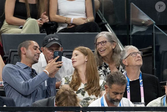 Bill Gates avec sa fille Jennifer Gates et son mari le cavalier égyptien Nayel Nassar assistent aux épreuves de Gymnastique artistique féminine, finale du concours général lors des Jeux Olympiques de Paris 2024 (JO) au Palais omnisports Bercy Arena, à Paris, France, le 1er août 20241. © Jacovides-Perusseau/Bestimage