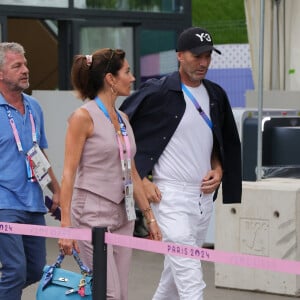 Paris, France - Zinedine Zidane, entraîneur de football et ancien footballeur, et sa femme Véronique assistent à la finale de gymnastique artistique féminine à l'arène de Bercy lors des Jeux olympiques de Paris 2024. Sur la photo : Zinedine Zidane, Véronique Zidane