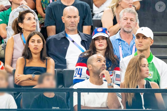 Zinédine Zidane, sa femme Véronique, Kendall Jenner assistent aux épreuves de Gymnastique artistique féminine, finale du concours général lors des Jeux Olympiques de Paris 2024 (JO) au Palais omnisports Bercy Arena, à Paris, France, le 1er août 20241. © Jacovides-Perusseau/Bestimage 