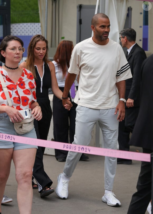 Paris, FRANCE - L'ancien basketteur Tony Parker, accompagné de sa compagne Agathe Teyssier et de ses enfants, a assisté à la finale de gymnastique féminine des Jeux Olympiques de 2024 à Paris. Sur la photo : Tony Parker