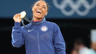 Simone Biles, victime de "twisties" : son entraîneuse, qui est française, s'exprime sur sa descente aux enfers