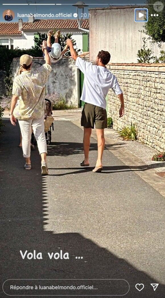 A en croire ses publications Instagram relayée ce dimanche 4 août, une partie de son clan l'a suivie durant son séjour.
(Capture d'écran Instagram - deux des trois fils de Luana Belmondo avec le petit Mahé).