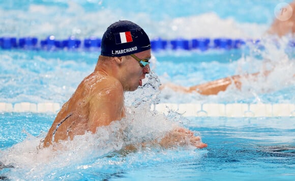 Les français Léon Marchand, Yohann Ndoye-Brouard, Maxime Grousset et Florent Manaudou remportent la médaille de bronze sur le 4X100 m 4 nages des Jeux Olympiques de Paris 2024 (JO), à Paris, France, le 4 Aout 2024. © Jacovides-Perusseau/Bestimage 