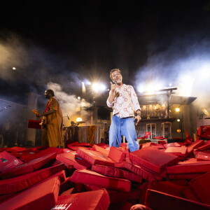 Exclusif - Christophe Maé - Christophe Maé, à l'occasion de sa tournée "Carnet de voyage", en concert au Théâtre de verdure lors du 40ème Festival de Ramatuelle. Le 1er août 2024 © Cyril Bruneau / Festival de Ramatuelle / Bestimage 