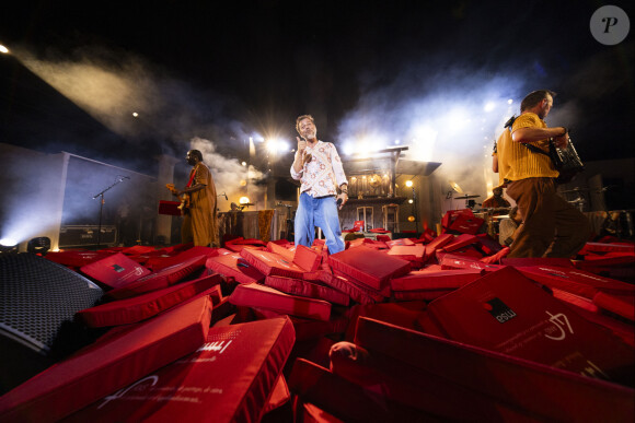 Exclusif - Christophe Maé - Christophe Maé, à l'occasion de sa tournée "Carnet de voyage", en concert au Théâtre de verdure lors du 40ème Festival de Ramatuelle. Le 1er août 2024 © Cyril Bruneau / Festival de Ramatuelle / Bestimage 