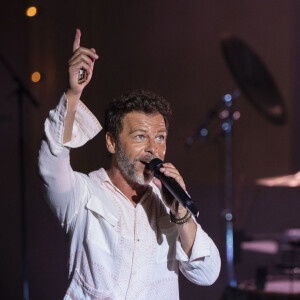 Exclusif - Christophe Maé - Christophe Maé, à l'occasion de sa tournée "Carnet de voyage", en concert au Théâtre de verdure lors du 40ème Festival de Ramatuelle. Le 1er août 2024 © Cyril Bruneau / Festival de Ramatuelle / Bestimage 