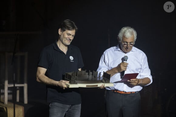 Exclusif - Michel Boujenah - Christophe Maé, à l'occasion de sa tournée "Carnet de voyage", en concert au Théâtre de verdure lors du 40ème Festival de Ramatuelle. Le 1er août 2024 © Cyril Bruneau / Festival de Ramatuelle / Bestimage 