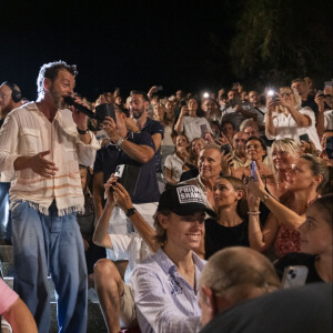 Exclusif - Christophe Maé - Christophe Maé, à l'occasion de sa tournée "Carnet de voyage", en concert au Théâtre de verdure lors du 40ème Festival de Ramatuelle. Le 1er août 2024 © Cyril Bruneau / Festival de Ramatuelle / Bestimage 