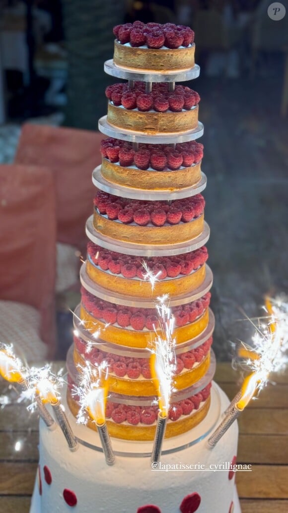 Et il n'est pas venu les mains vides !
Gateau de Cyril Lignac pour le 40e Festival de Ramatuelle.