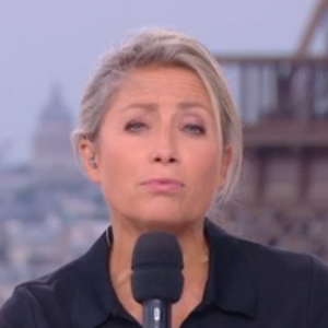 Mais aucune information n'avait fuité concernant la cause de ce petit pépin de santé heureusement sans gravité
Anne-Sophie Lapix et son attelle en direct du JT de France 2 pendant les Jeux olympiques